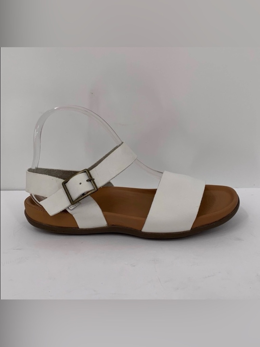 Strive Cara sandal shoe white leather comfort back strap Memory Foam women 9.5